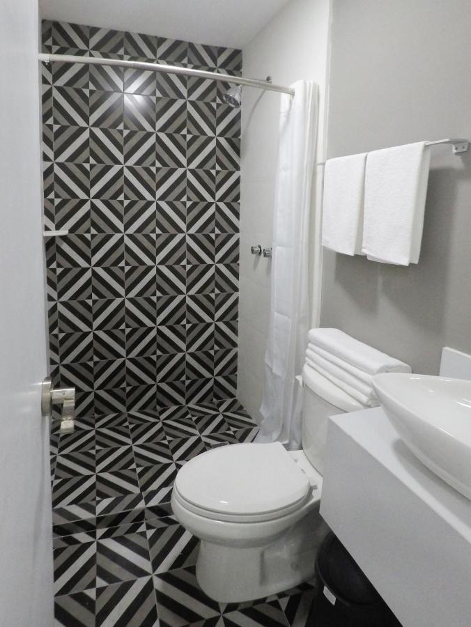 Casa Moderna Equipada Como En Pequeno Hotel Hab 4 モンテレー エクステリア 写真
